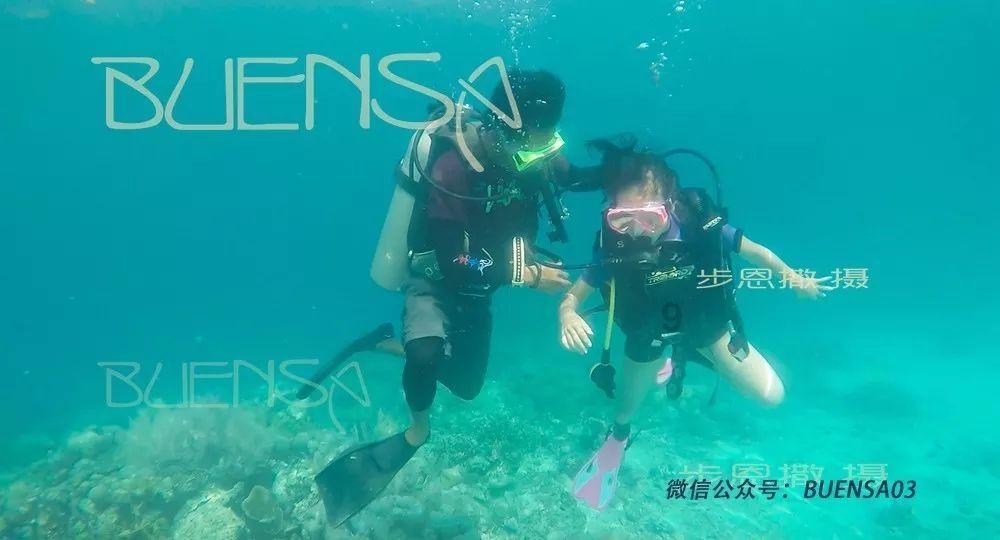 小球进黑洞