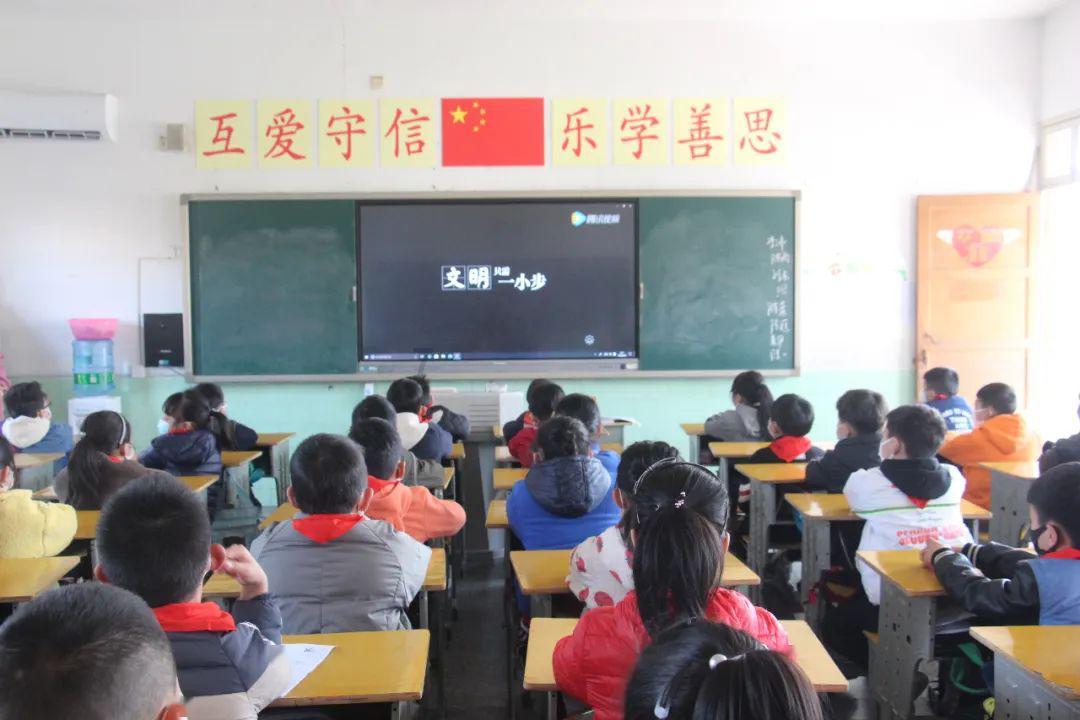 技术飞跃！国产半导体设备在2023年的重大突破